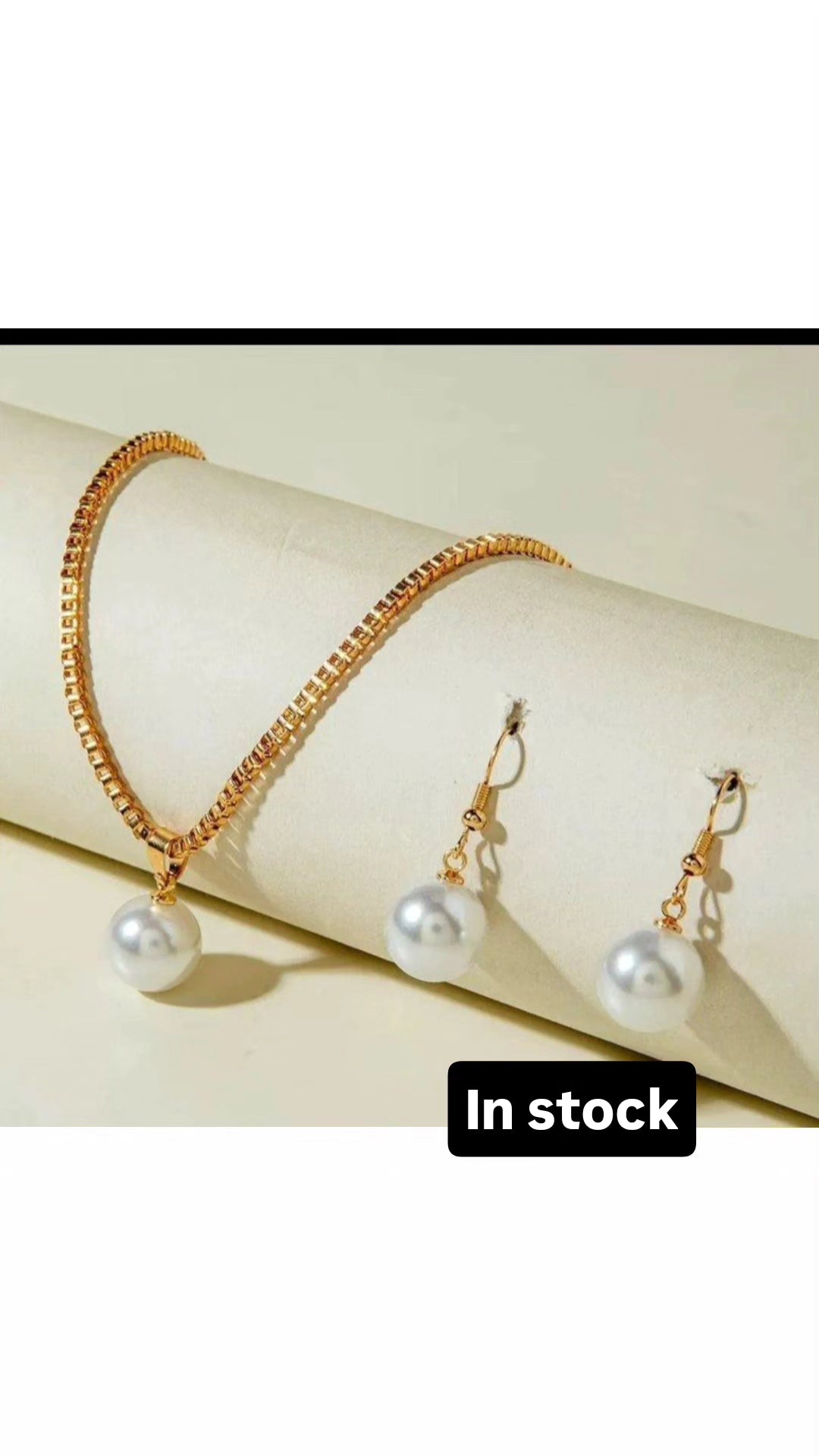 Gold plated pearl necklace set
