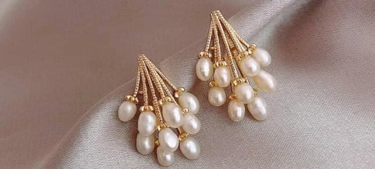 Pearl bush studs